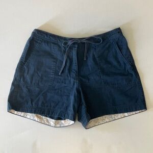 Woman’s 12 dark blue shorts